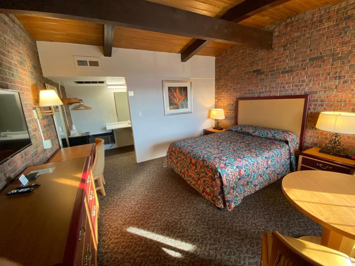 Dunes Inn Аламоса Екстериор снимка